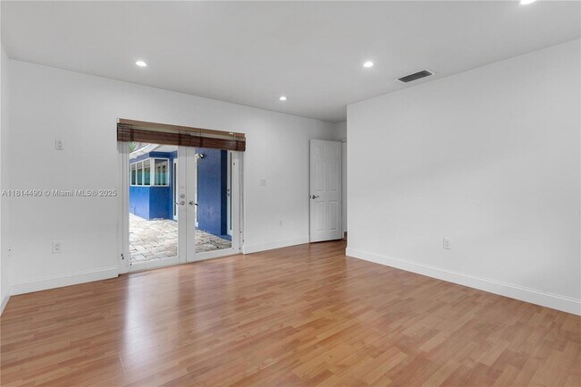 Building Photo - 11728 SW 97th St