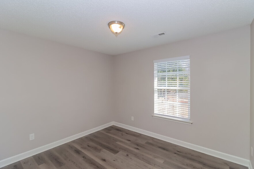 Building Photo - 4108 Brawer Farm Dr