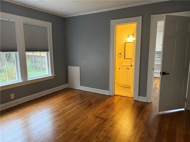 Building Photo - 1854 Virginia Ave