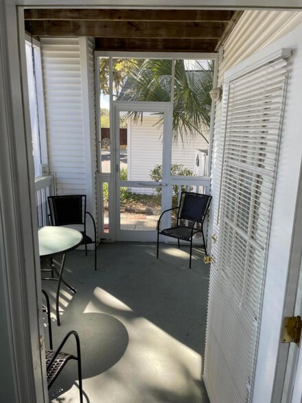 Building Photo - 1231 Ladys Island Dr