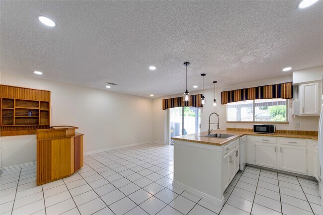 Building Photo - 7723 Miller Glen Ln