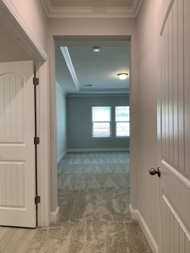 Building Photo - Available NOW!  Stunning 4 bed, 2.5 bath residence in the highly sought-after Foxland Harbor Golf...