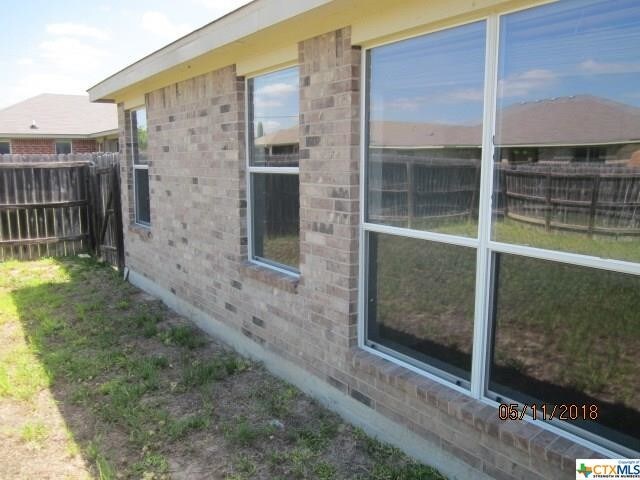 Building Photo - 2303 Jake Dr