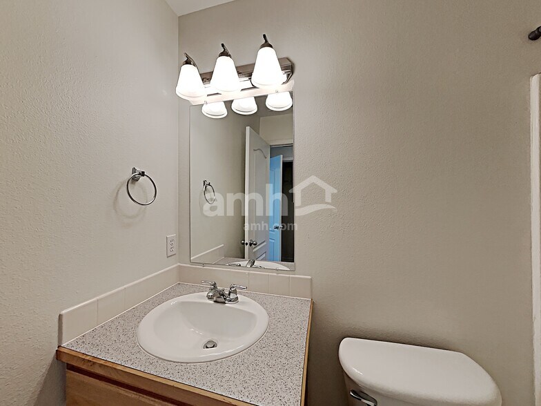 Building Photo - 9468 W Trestlewood Dr