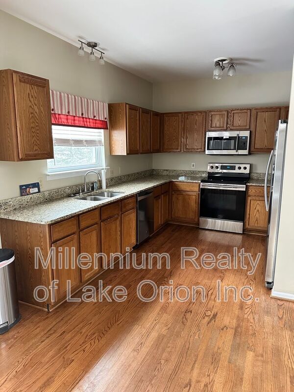 Building Photo - 3189 Silverbrook Dr