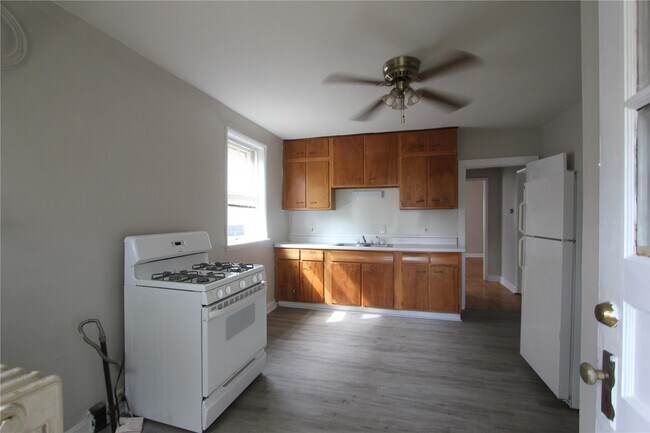 Building Photo - 5424 Rhodes Ave