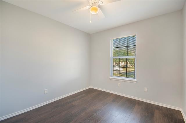 Building Photo - 1437 N Bluegrove Rd