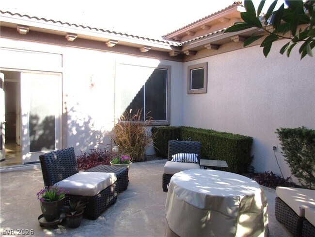 Building Photo - 1927 Taylorville St