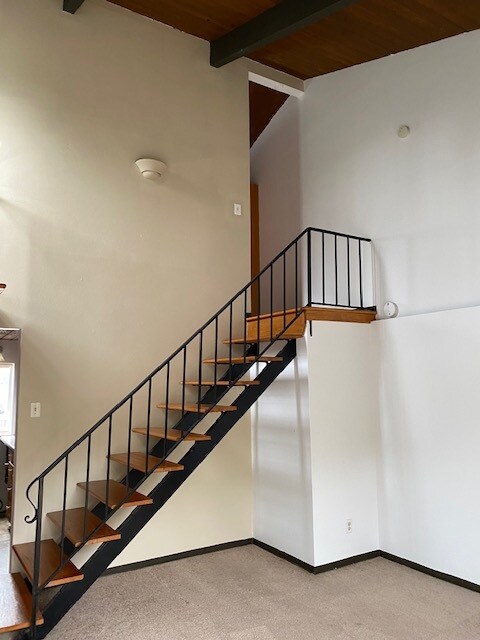 Building Photo - 3246 NE 85th St