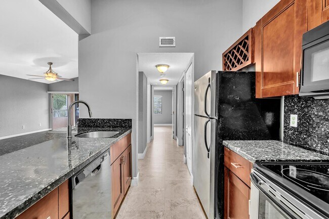 Building Photo - 2881 N Oakland Forest Dr