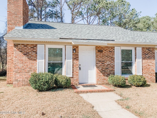 Primary Photo - 133 Windsor Ct