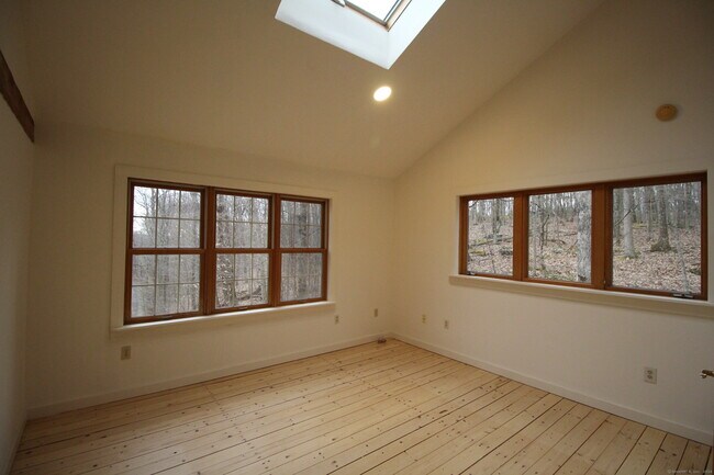 Building Photo - 38 W Mountain Ln