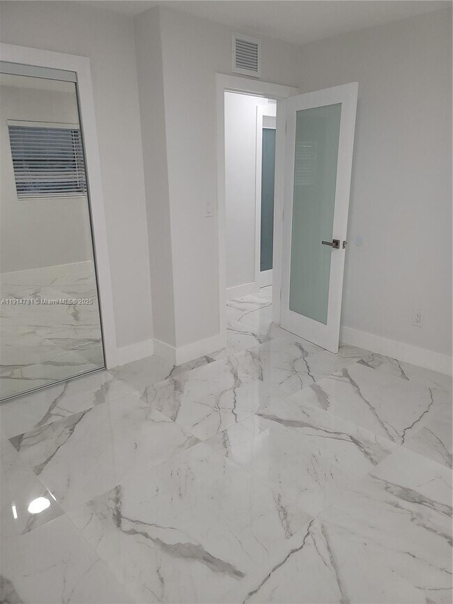 Building Photo - 5651 SW 109th Ct