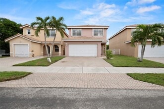 Building Photo - 6714 NW 39th Ln