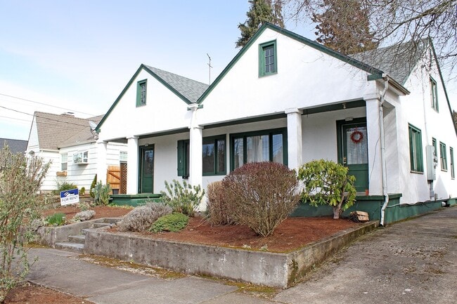 Building Photo - 3620-3628-3628 NE 45th Ave