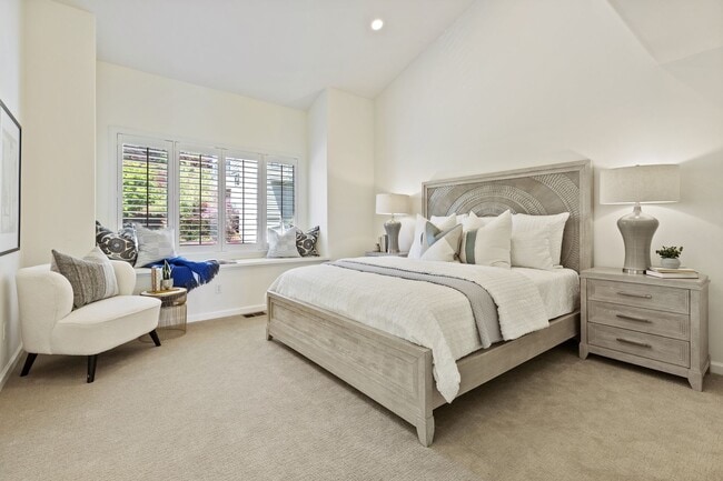 Building Photo - Spacious 4-Story Townhouse with Panoramic ...