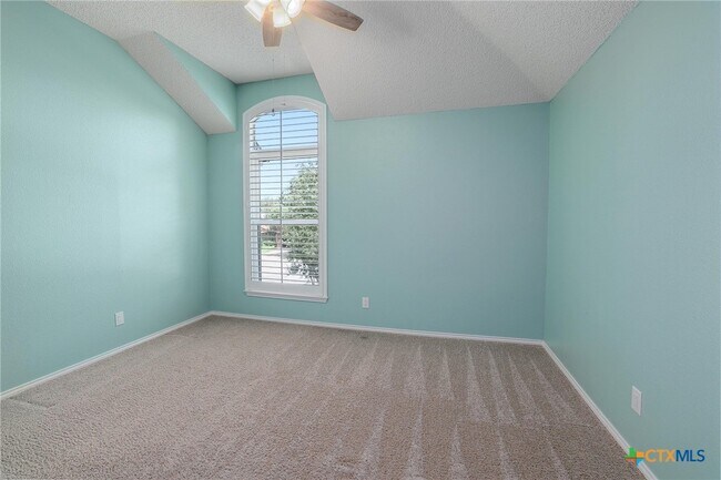 Building Photo - 703 Ivy Ct