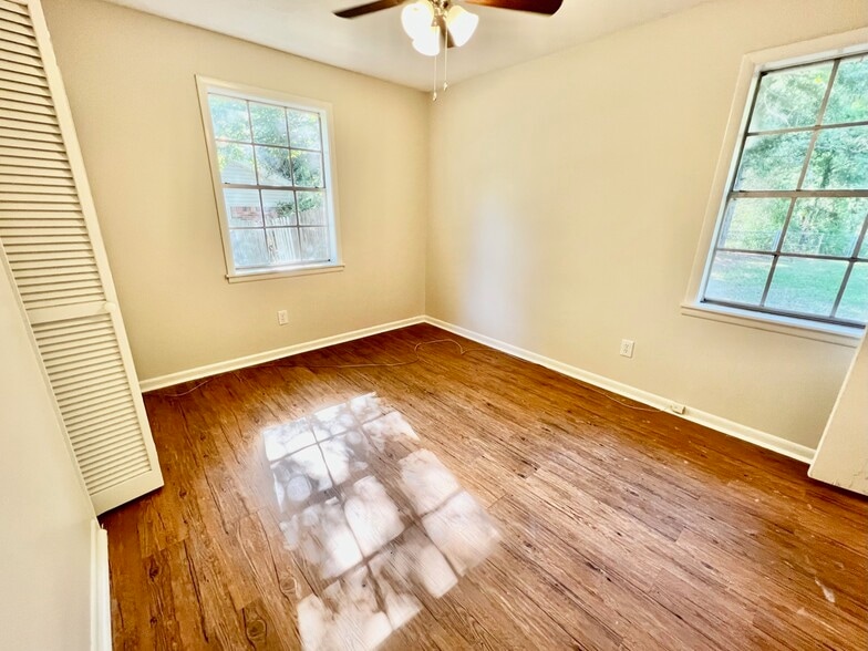 Master Bedroom - 2474 Barnes Crossing Rd