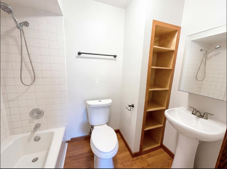 Building Photo - 14012 Underclift St NW