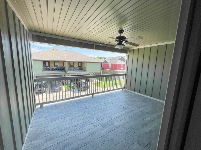 Building Photo - 4175 W Santa Maria Ln