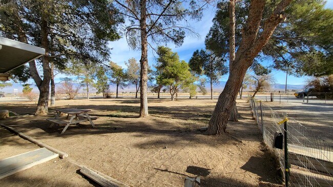 Building Photo - 521 Alaska Way