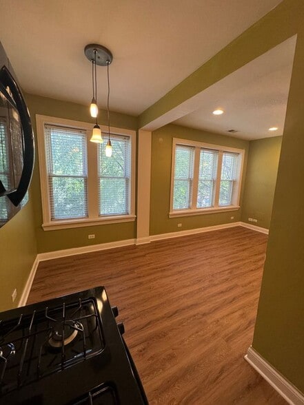 Building Photo - 6812 N Wayne Ave