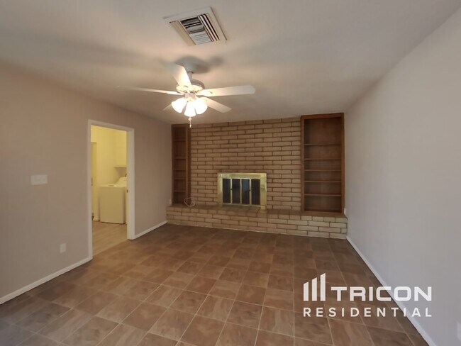 Building Photo - 1550 E Kramer St