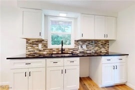 Building Photo - 704 Douglas Ave