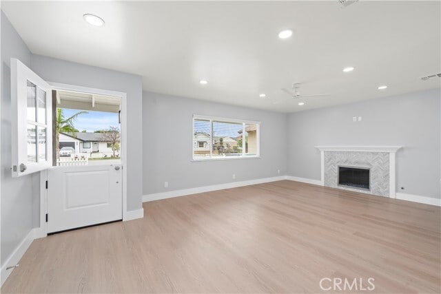 Building Photo - 4581 Suite Dr