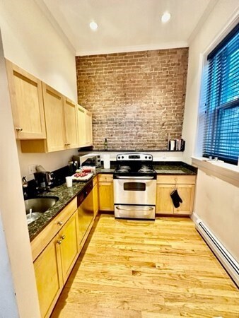 Building Photo - 428 Beacon St