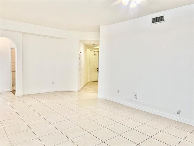 Building Photo - 7932 Exeter Cir W