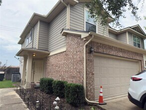 Building Photo - 14516 Charles Dickens Dr