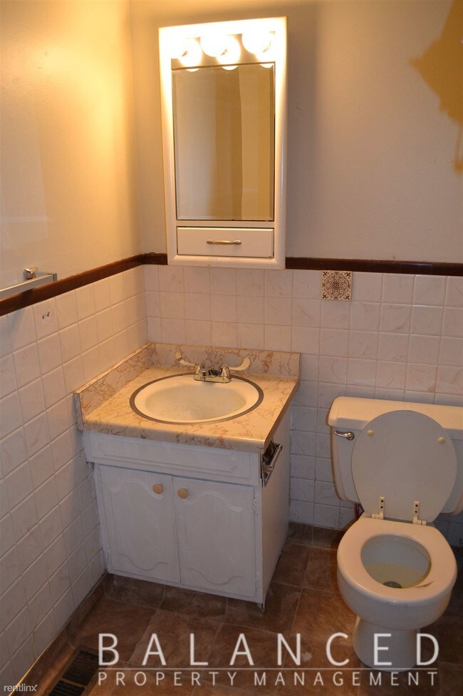 Building Photo - 1 br, 1 bath House - 3307 SW 29th Ter