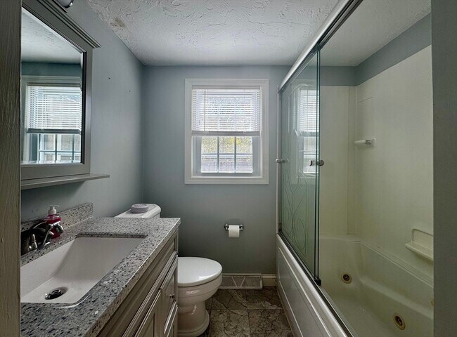 Building Photo - 6 Squire Way