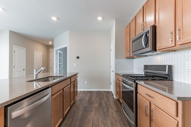 Building Photo - Contemporary 3 bedroom attached residence ...