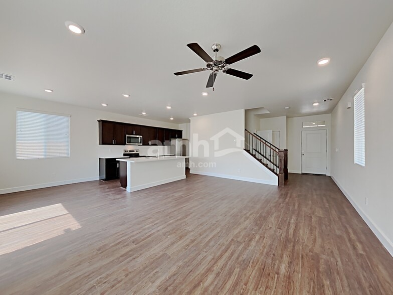 Building Photo - 1717 Viaggio Ave