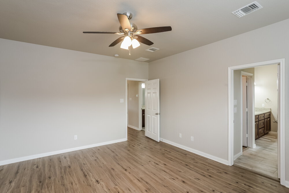 Building Photo - 12406 Jacobs Pond