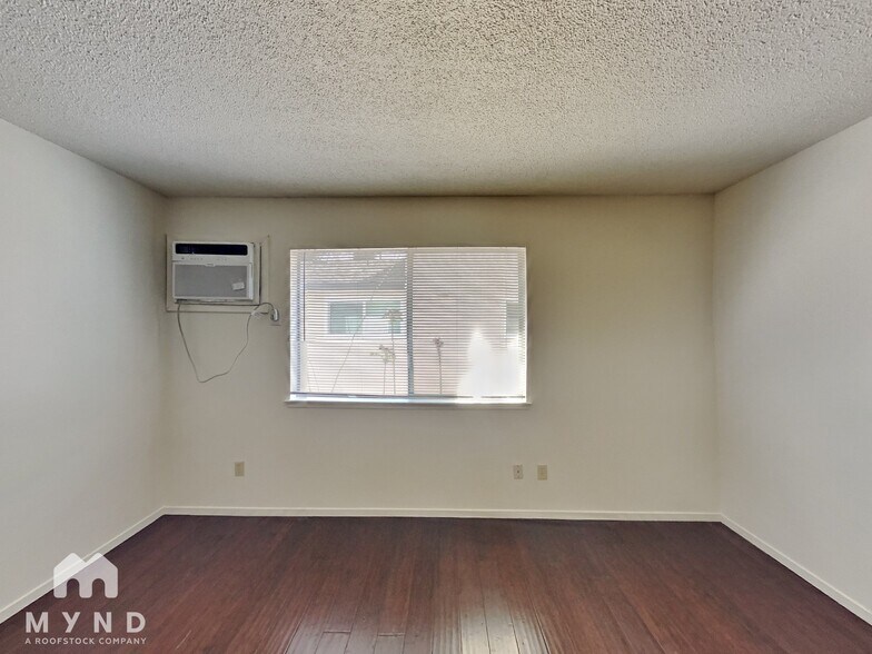Building Photo - 2516 I St