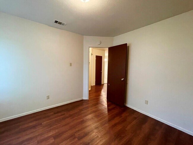 Building Photo - 4508 Dorsett Oaks Cir