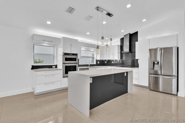 Building Photo - 3307 SW 49th St