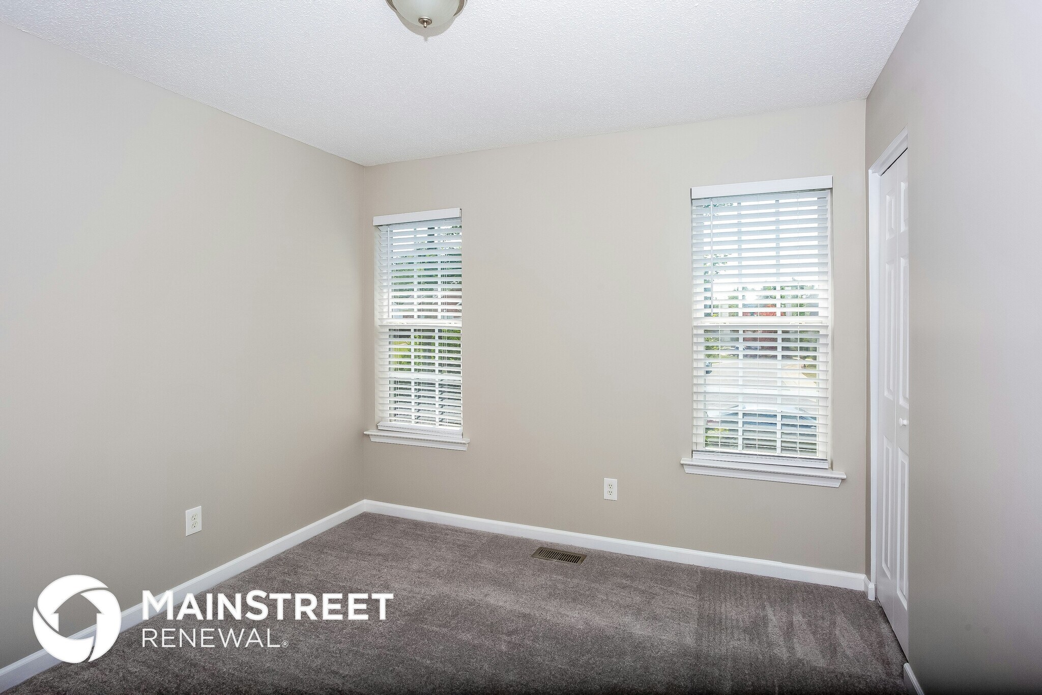 Building Photo - 436 Riverglen Dr NW