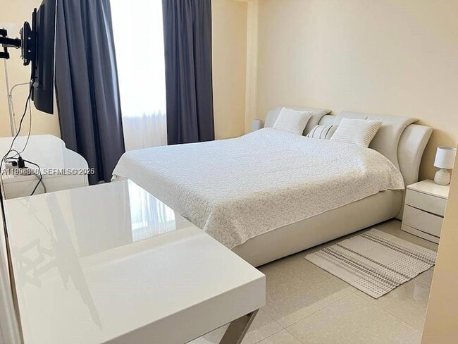 Building Photo - 17100 N Bay Rd