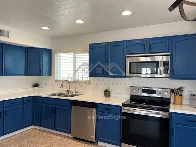 Building Photo - 3402 W Frankfurt Dr