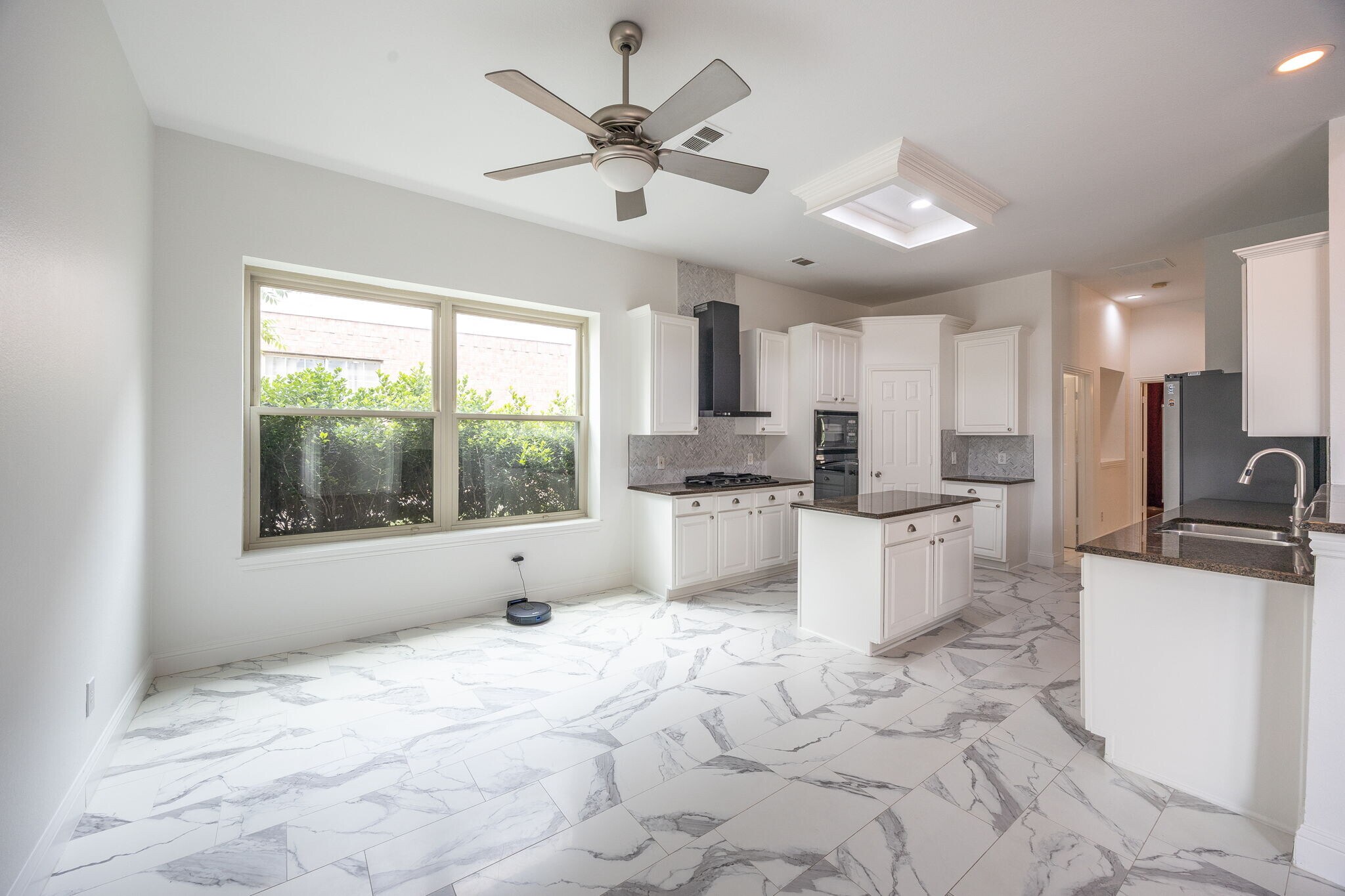 Building Photo - 11821 Cotswold Dr