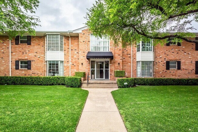 Primary Photo - 6007 Sandhurst Ln