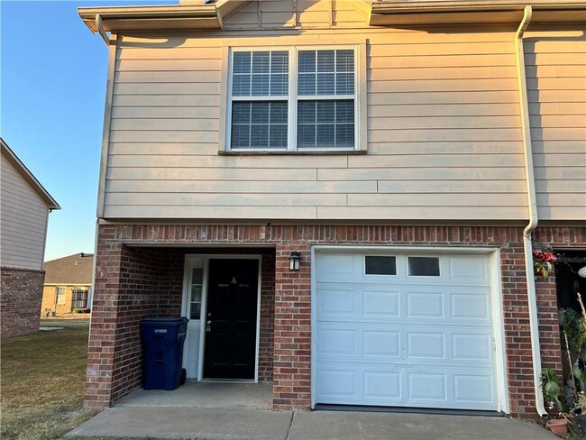 Building Photo - 2899 Meridian Pl