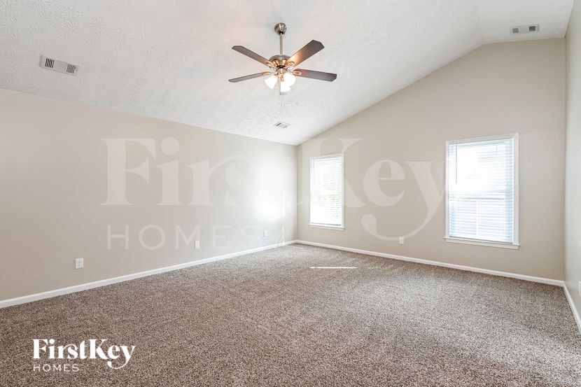 Building Photo - 1817 Emerson Lake Cir