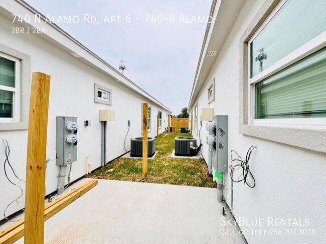 Building Photo - 740 N Alamo Rd