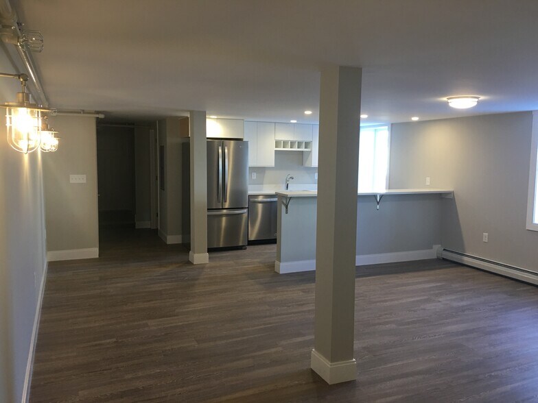 Building Photo - 151 Portsmouth Ave