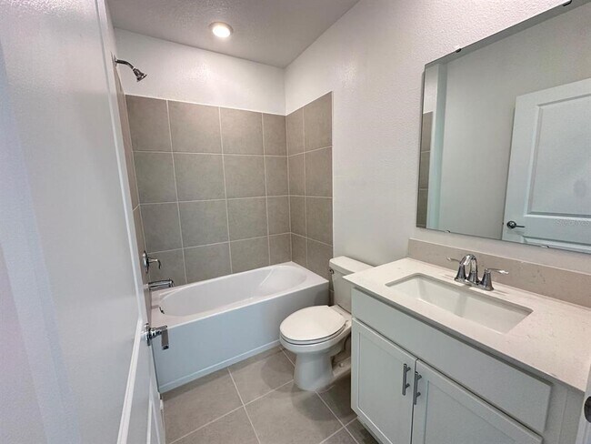 Building Photo - 5636 Lemon Grass St